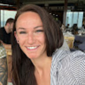 Meet your Posher, Avery